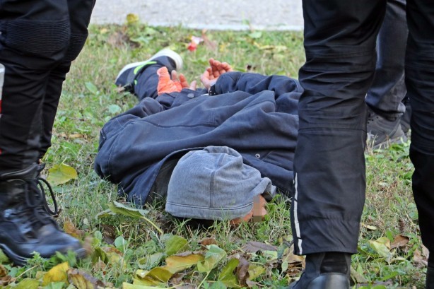 Foto - Kan donduran cinayet! Annesini boğazından bıçaklayarak öldürdü
