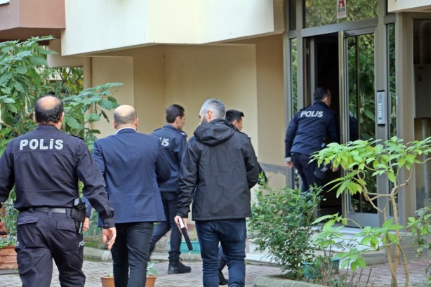 Foto - Kan donduran cinayet! Annesini boğazından bıçaklayarak öldürdü