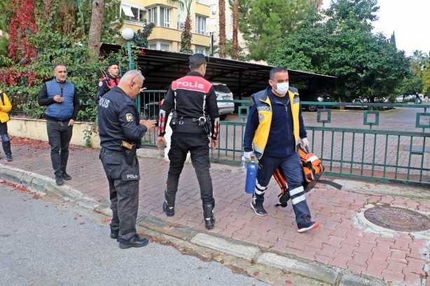 Foto - Kan donduran cinayet! Annesini boğazından bıçaklayarak öldürdü