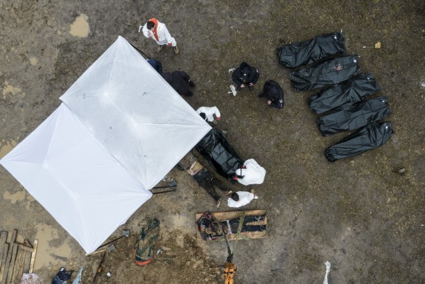 Foto - Kan donduran görüntü! Toplu mezardan çok sayıda ceset çıktı