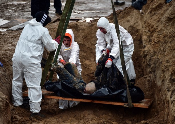 Foto - Kan donduran görüntü! Toplu mezardan çok sayıda ceset çıktı
