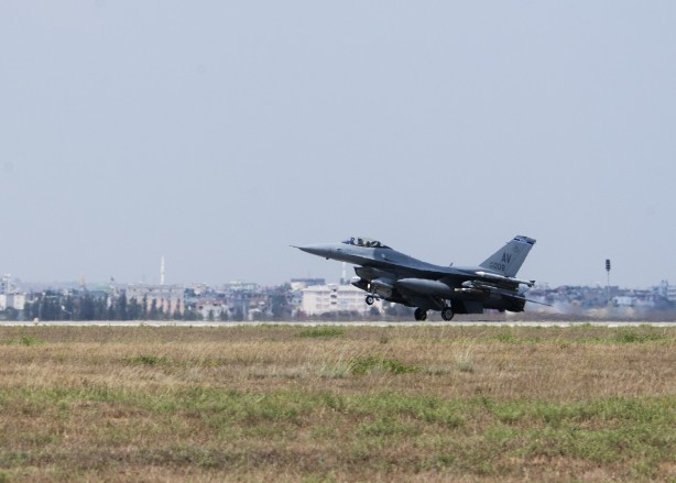 Foto - Kan donduran iddia! İncirlik’ten Fetullah Gülen’e F-16’larla bakın ne taşınmış