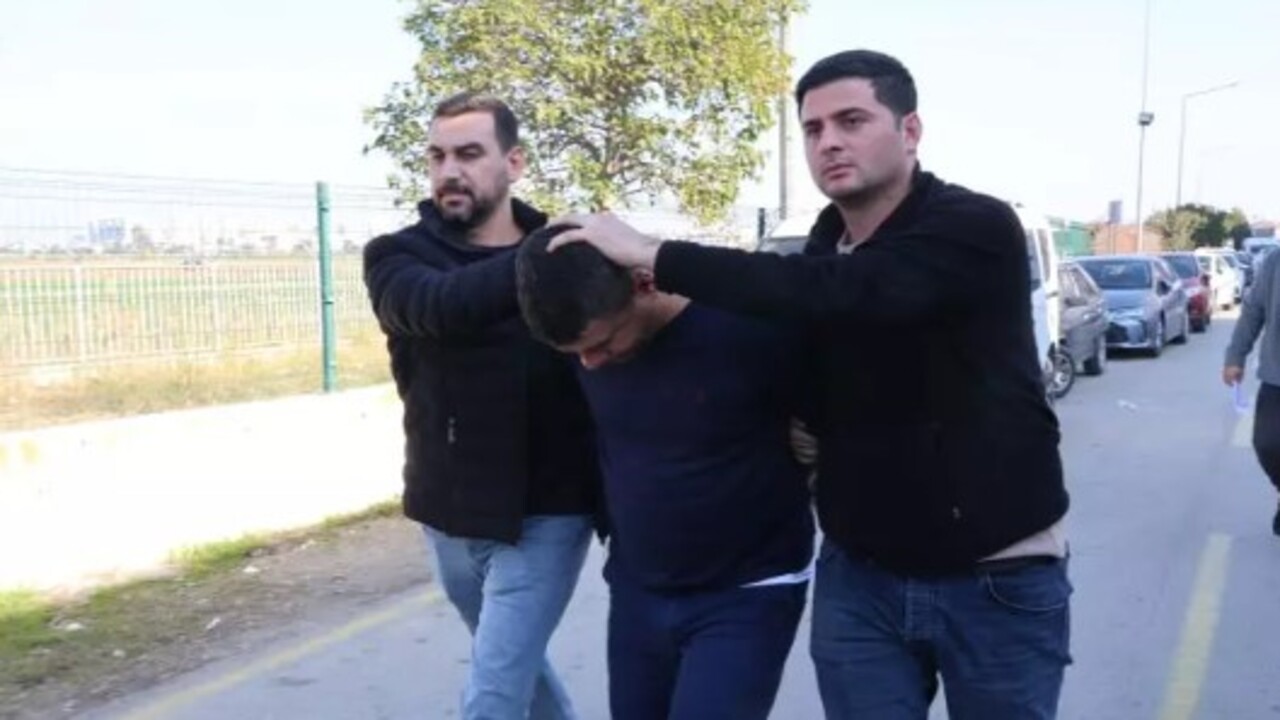 Foto - Kan donduran ifade ortaya çıktı! Ailesini çocuklarının yanında katletti