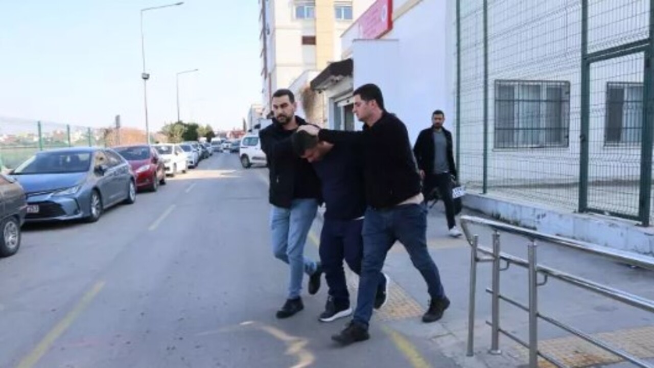 Foto - Kan donduran ifade ortaya çıktı! Ailesini çocuklarının yanında katletti