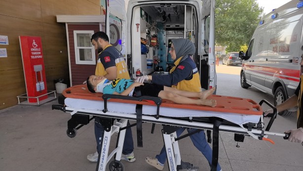 Foto - Kanala uçan otomobilin kadranı 100'de takılı kaldı.