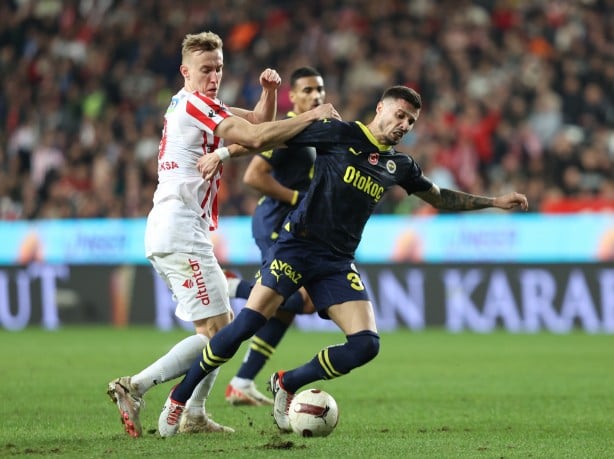 Foto - Kanatları kırılacak olan Fenerbahçe’den sezon sonu hamle üstüne hamle gelecek! Duyan inanamadı: 