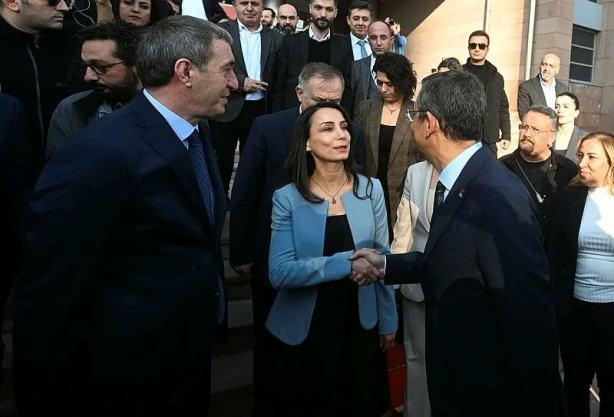 Foto - Kandil, CHP’ye kayyum atadı! İstanbul için İmamoğlu ve Özel her türlü tavizi vermeye hazır