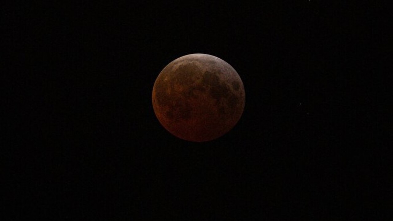 Foto - Kanlı ay tutulması görüntülendi! İşte o etkileyici anlar