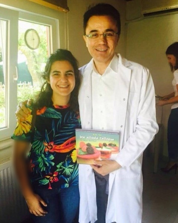 Foto - Kanser olan arkadaşı için tarif kitabı yazdı