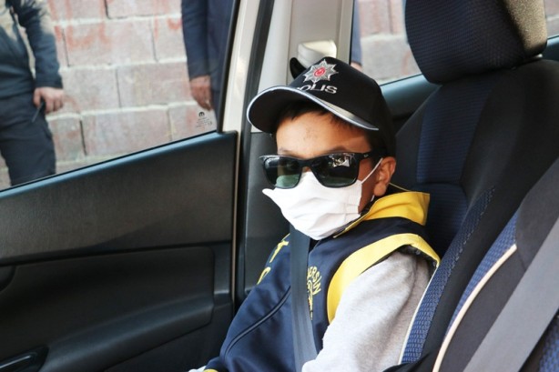 Foto - Kanser tedavisi gören çocuk bir günlüğüne polis oldu