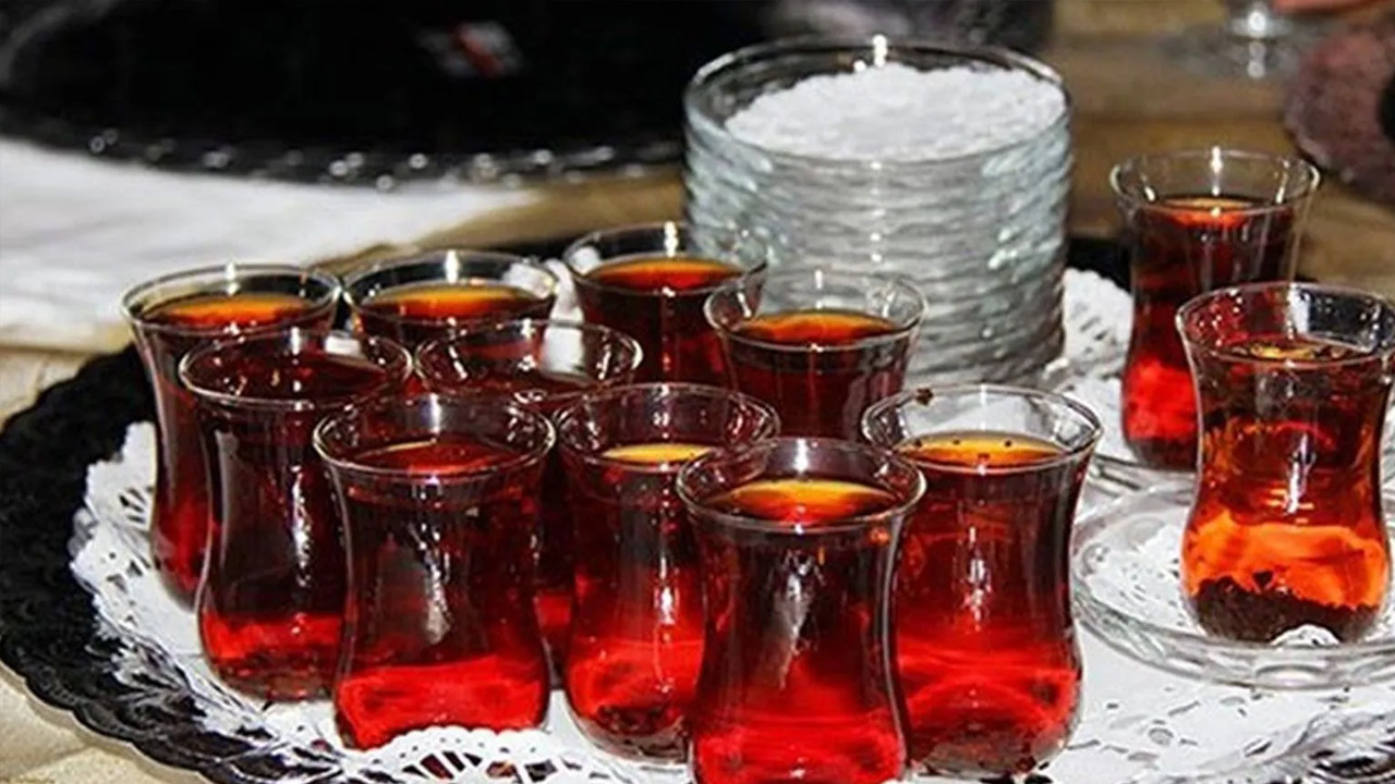 Foto - Kansere davetiye çıkarıyor! Çayı bu şekilde demleyenler dikkat