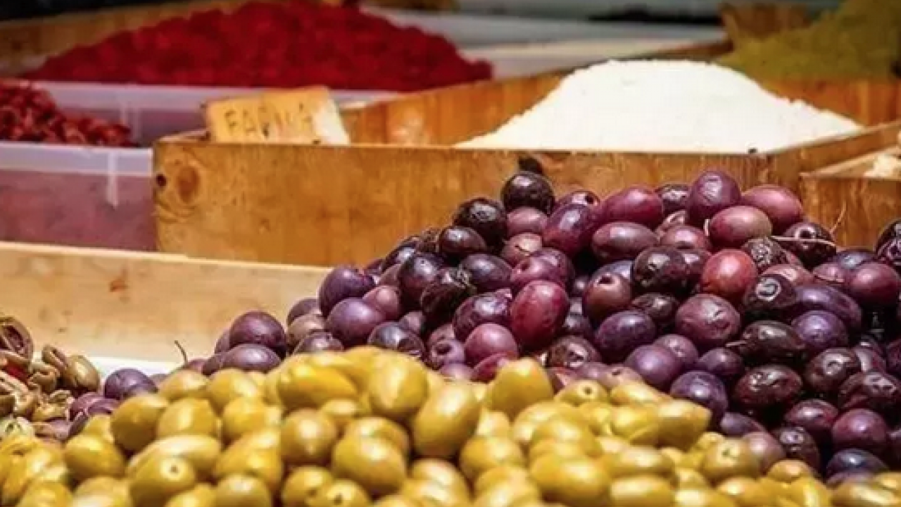 Foto - Kansersavar besinler listesinde ilk sırada! Osman Müftüoğlu herkesin merak ettiği soruyu yanıtladı: Siyah zeytin mi faydalı yeşil zeytin mi?