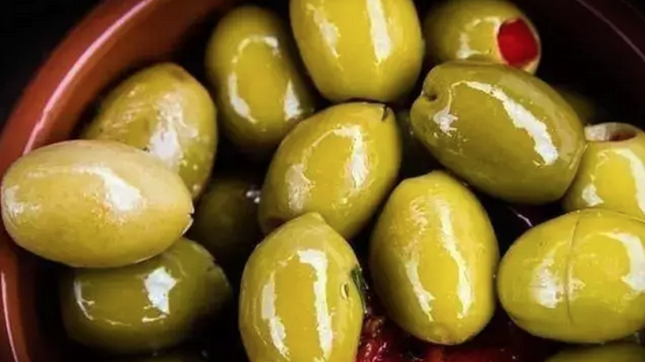 Foto - Kansersavar besinler listesinde ilk sırada! Osman Müftüoğlu herkesin merak ettiği soruyu yanıtladı: Siyah zeytin mi faydalı yeşil zeytin mi?