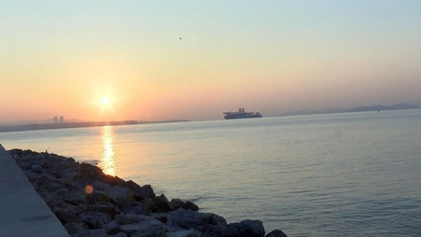 Foto - Kanuni Sondaj Gemisi Kadıköy'de