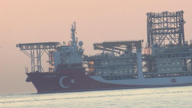 Kanuni Sondaj Gemisi Kadıköy'de