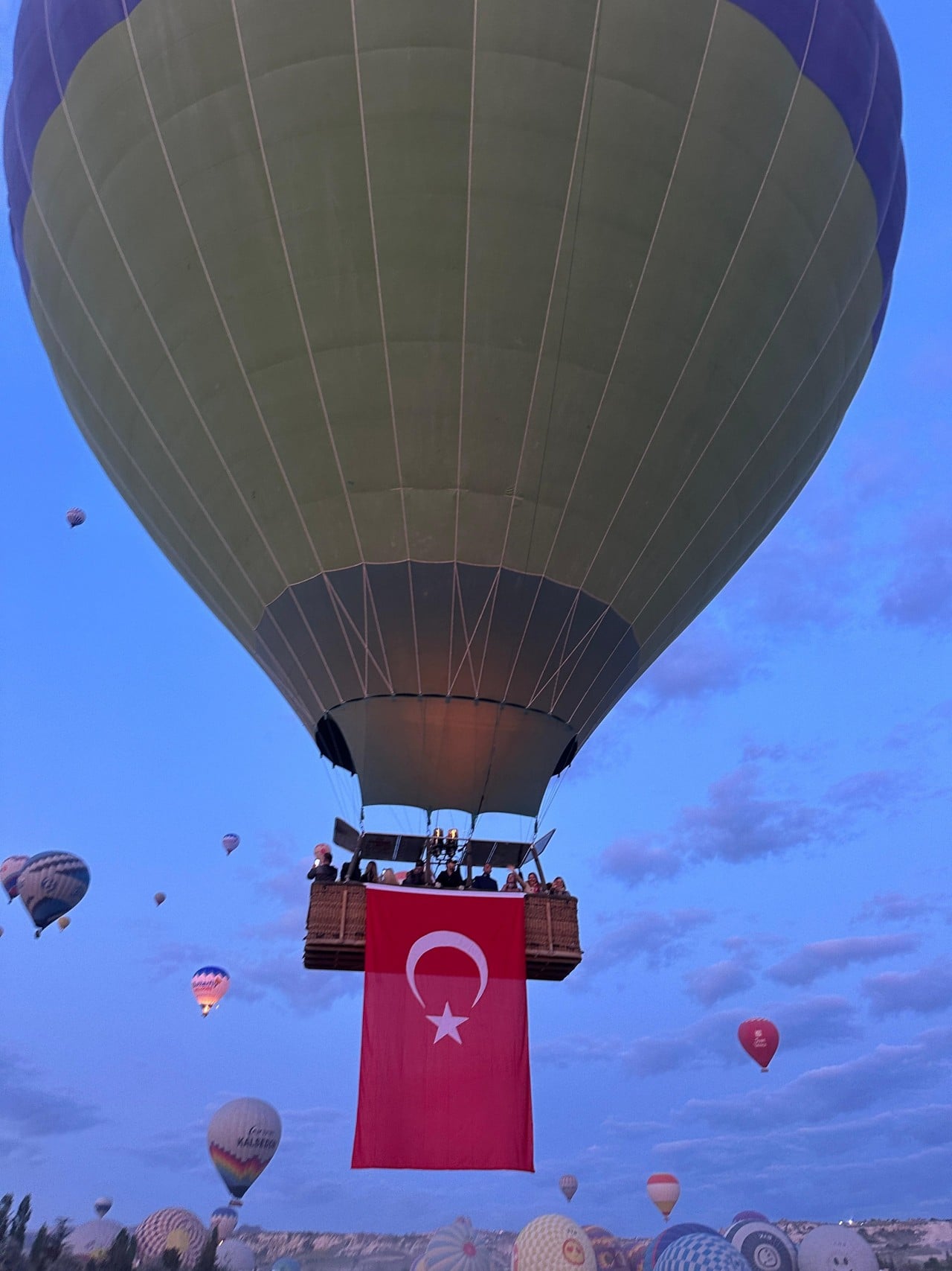 Foto - Kapadokya 19 Mayıs’a böyle renk kattı