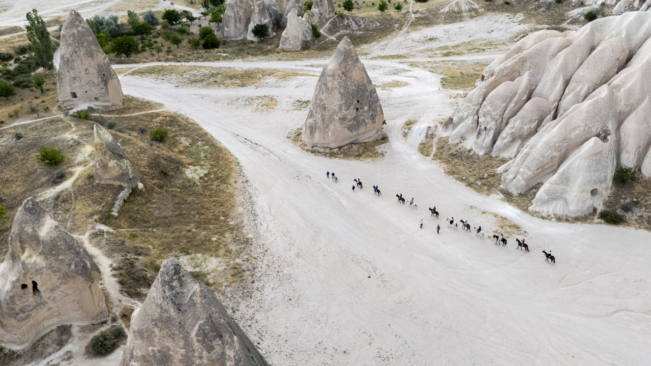 Foto - Kapadokya büyülemeye devam ediyor! Gün doğarken masalsı manzara