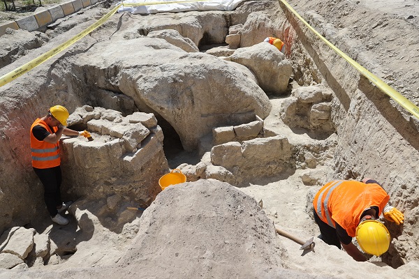 Foto - Kapadokya’da büyük keşif! Ulaşıma kapatılan kara yolunun altında bulundu