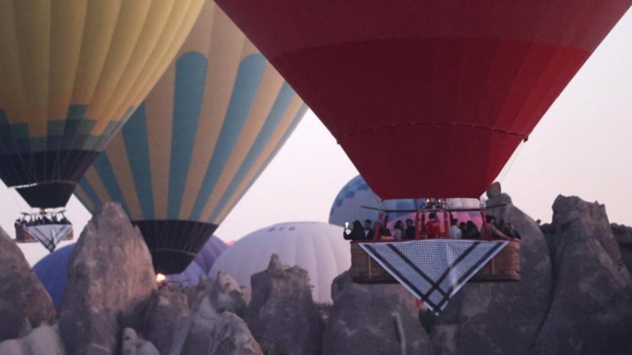 Foto - Kapadokya'da Gazze için anlamlı uçuş: Balonlardaki detay dikkat çekti!
