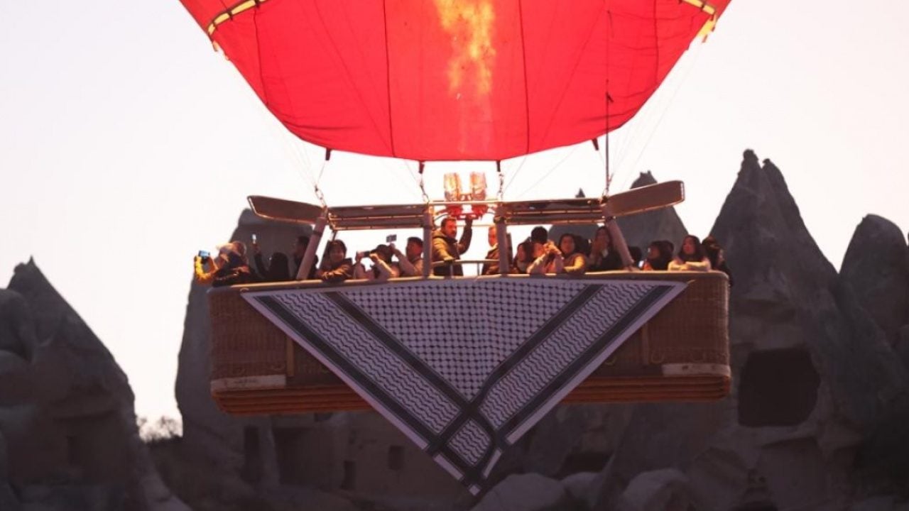 Foto - Kapadokya'da Gazze için anlamlı uçuş: Balonlardaki detay dikkat çekti!