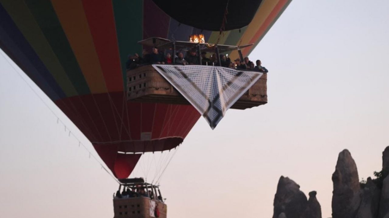 Foto - Kapadokya'da Gazze için anlamlı uçuş: Balonlardaki detay dikkat çekti!