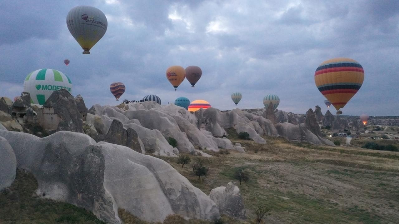Kapadokya'da sonbahar hareketliliği! Uzak Doğulu turistler akın etti 