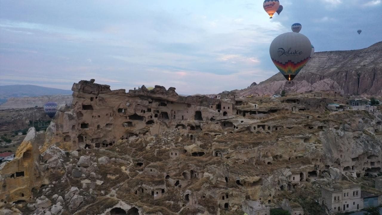 Foto - Kapadokya'da sonbahar hareketliliği! Uzak Doğulu turistler akın etti 
