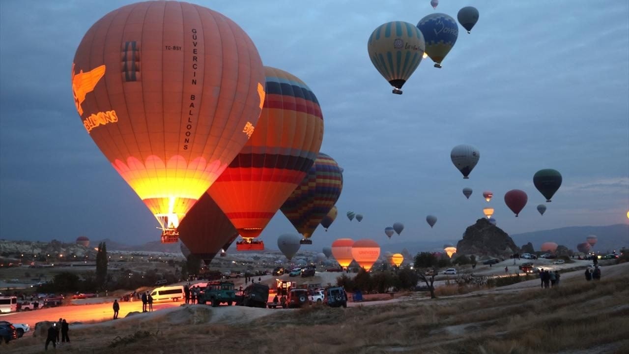 Foto - Kapadokya'da sonbahar hareketliliği! Uzak Doğulu turistler akın etti 