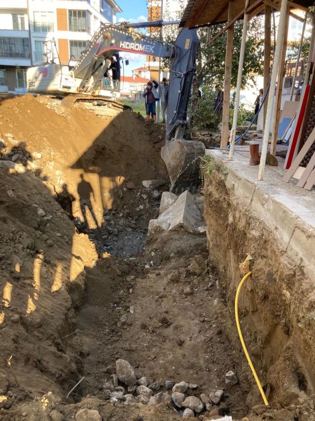 Foto - Kapağı önümüzdeki günlerde açılacak! Bahçe duvarı kazarken ilginç buluş