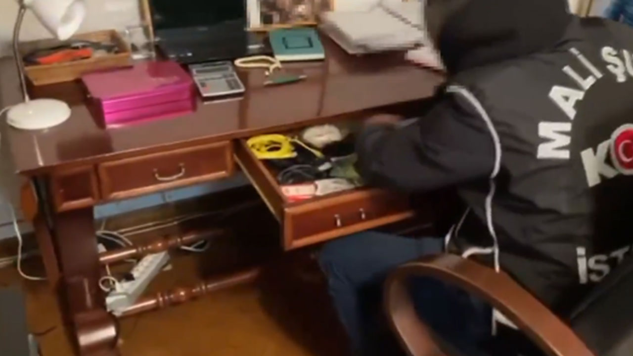 Foto - Kapalıçarşı'da büyük operasyon! Çok sayıda gözaltı var, bir isim var ki herkesi şaşırttı