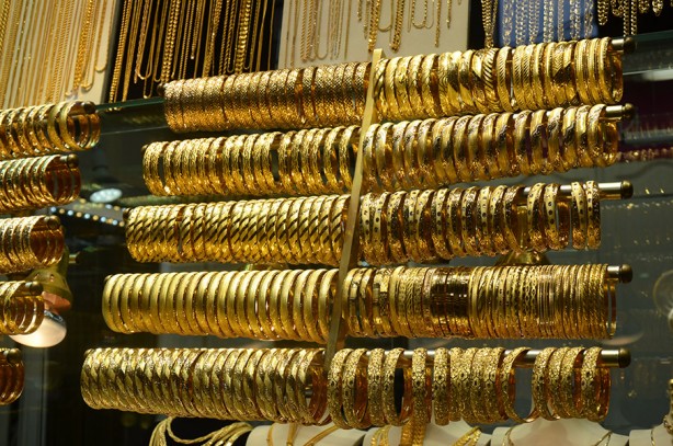 Foto - Kapalıçarşı'da skandal! Baskını duyup sabahın köründe temizliğe başladılar, kilolarca altını devletten kaçırdılar