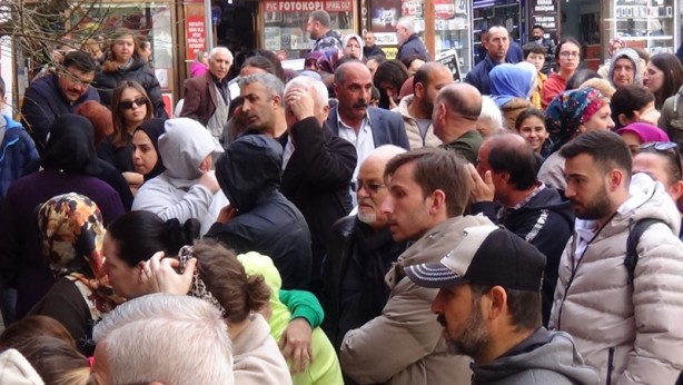 Foto - Kapıları zor tuttular! İndirim izdihamı