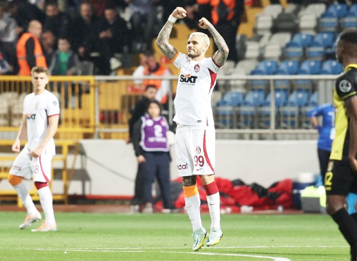 Kapımız açık: Galatasaray'a transferde kötü haber! Sürpriz var...