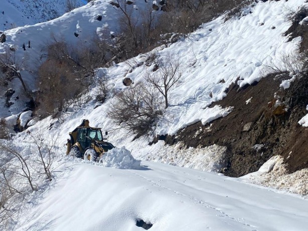 Foto - Kar 2 metreye ulaştı!