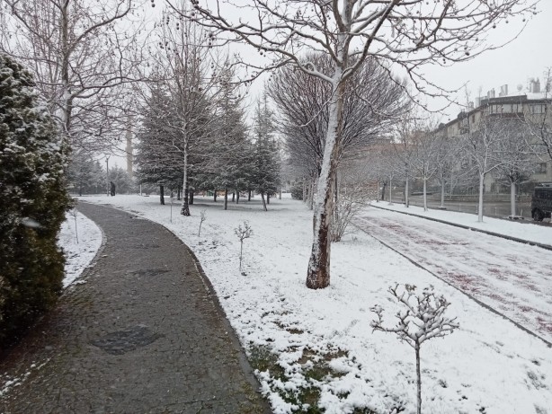 Foto - Kar Başkent'te kartpostallık manzaralar oluşturdu