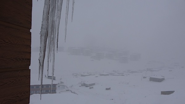 Foto - Kar hayatı durdurdu! O ilimizde arabalar evler kar altında kaldı