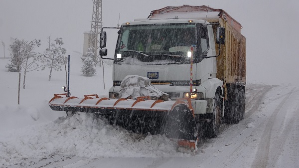 Foto - Kar hayatı durdurdu! O ilimizde arabalar evler kar altında kaldı