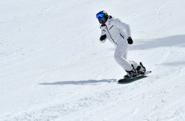 Foto - Kar kalınlığı 180 metreye ulaşan Sarıkamış Kayak Merkezi'nde kayak keyfi bir başka!
