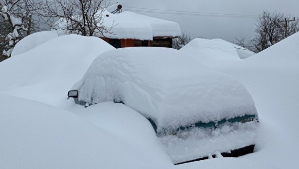 Foto - Kar kalınlığı 2 metreyi aştı! Araçlar kara gömüldü