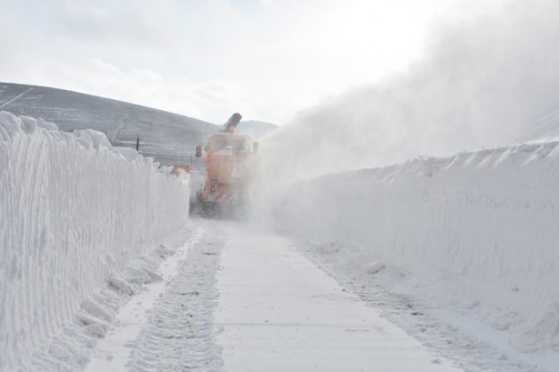 Foto - Kar kalınlığı 3 metreye ulaştı!