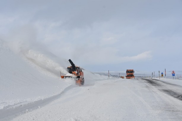 Foto - Kar kalınlığı 3 metreye ulaştı!