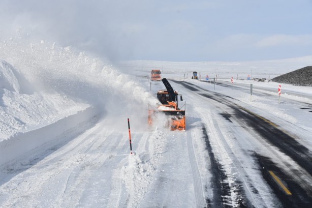Foto - Kar kalınlığı 3 metreye ulaştı!