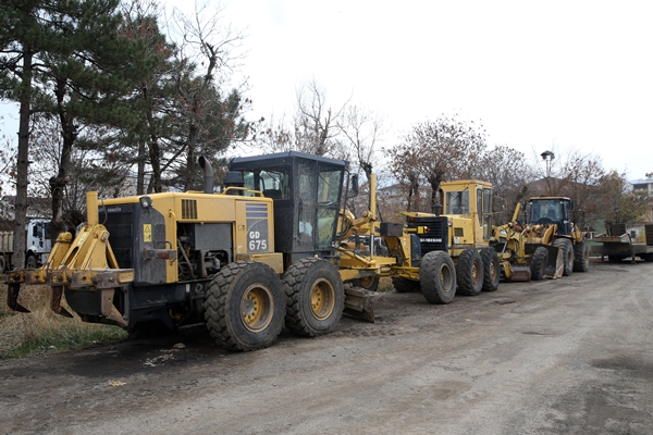 Foto - "Kar kaplanları" 57 iş makinesiyle mücadeleye hazır!