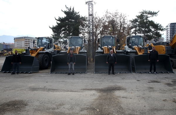 Foto - "Kar kaplanları" 57 iş makinesiyle mücadeleye hazır!