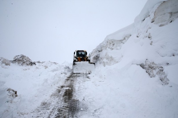 Foto - Kar nedeniyle mahsur kaldılar! Ekipler kurtardı