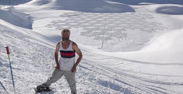 Kar ressamından ilginç şov! Görenler hayret ediyor