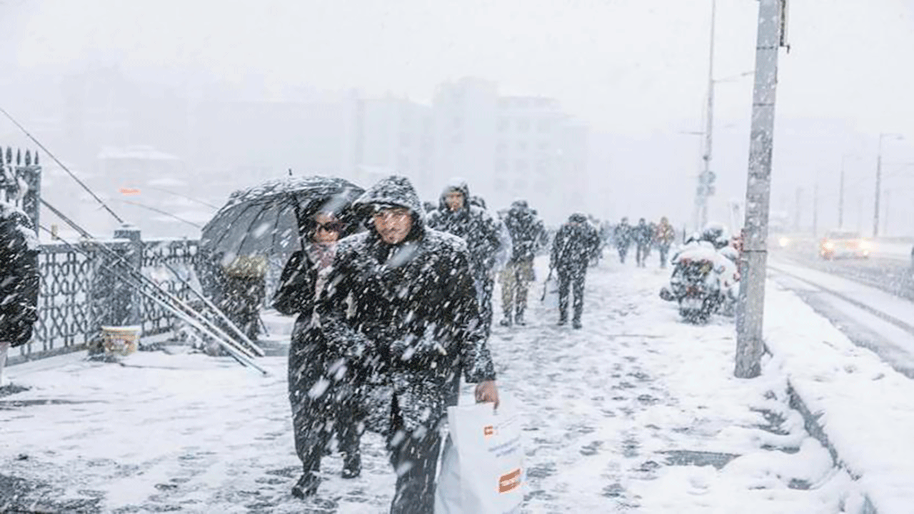 Kar şehre iniyor! Meteoroloji saat verdi: O andan itibaren dışarı çıkmayın!