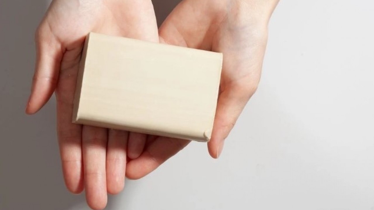 Foto - Kar tanesi gibi olacak! Sararan yastıkları beyazlatmanın kolay yolu