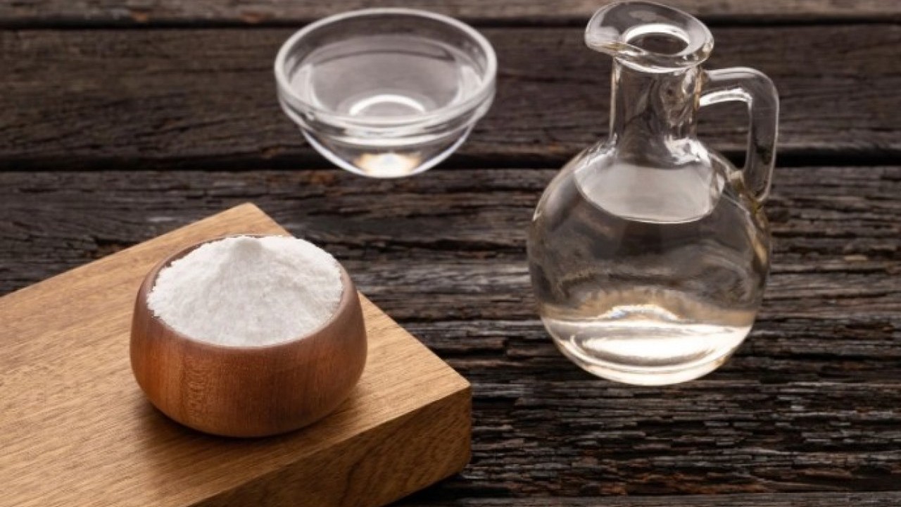 Foto - Kar tanesi gibi olacak! Sararan yastıkları beyazlatmanın kolay yolu