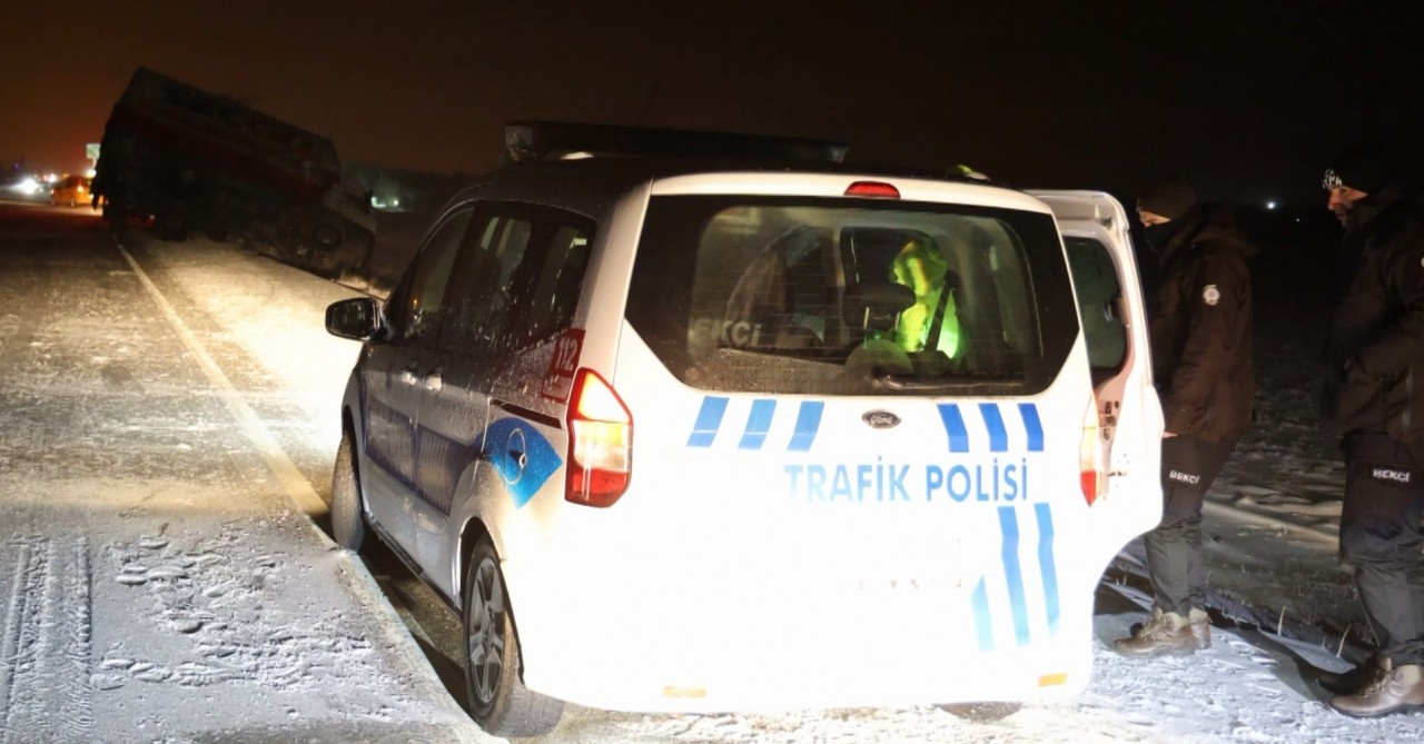 Foto - Kar, tipi ve buzlanma kazalara neden oldu